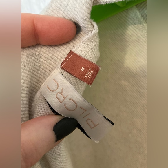 🤍 EUC Pilcro Ryanne crossback sweatshirt - Picture 8 of 9